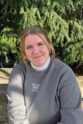 Praktikantin Annouk Daepp